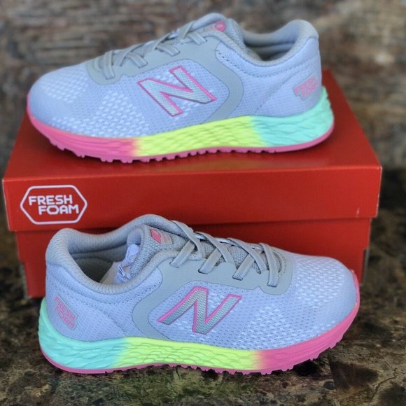🆕 New Balance Toddler Girls Fresh Foam V2 sneaker - Picture 2 of 12